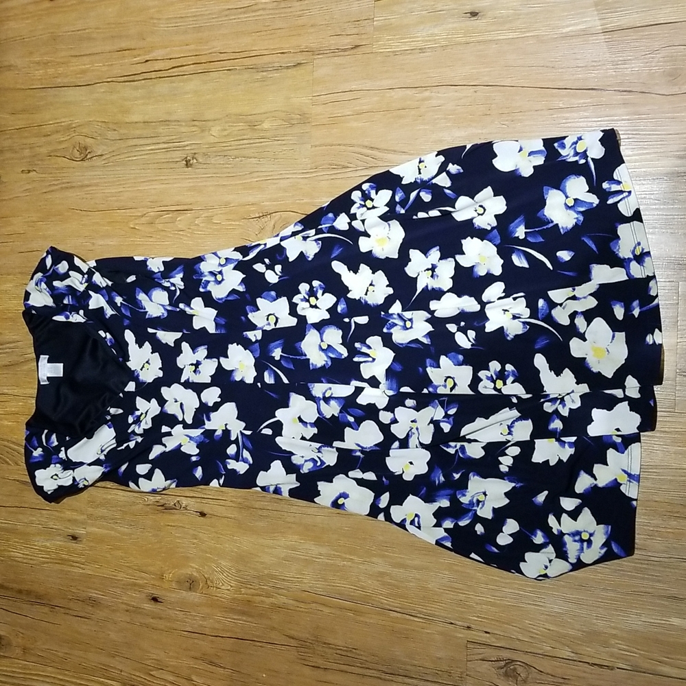 Navy Floral dress Vneck sz 8P great condition